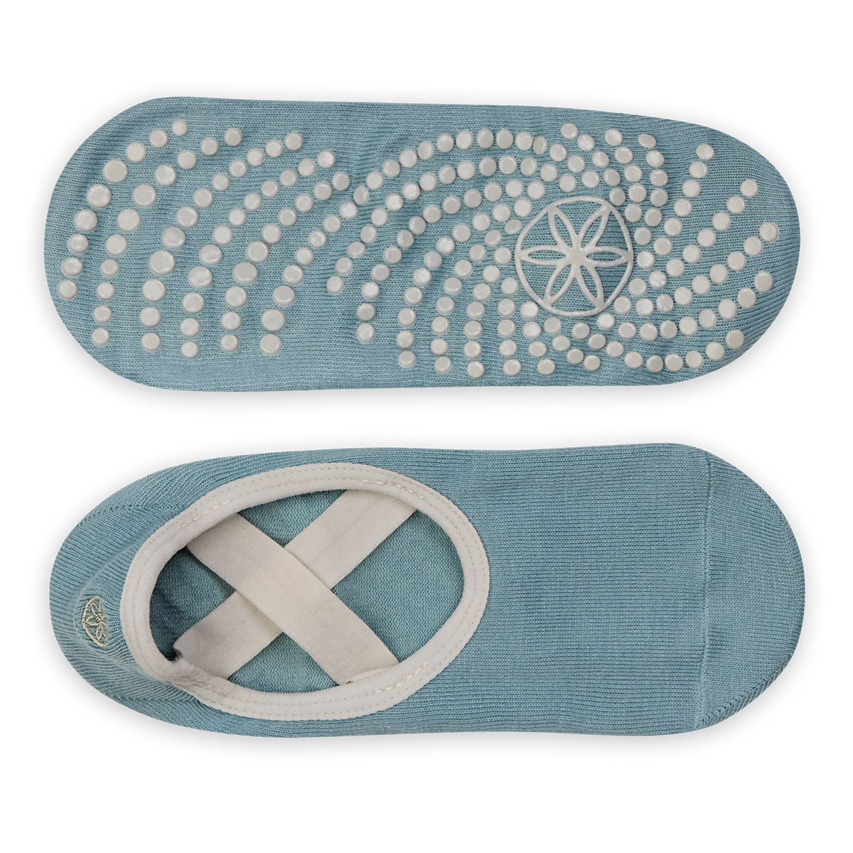 Gaiam Grippy Yoga Sokken - Iceberg - In gebruik