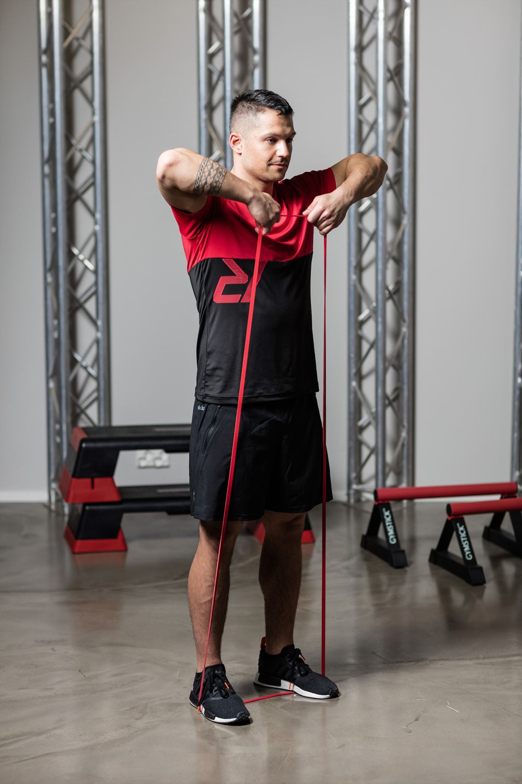 Gymstick Mini Power Band - Rood - Licht - In gebruik