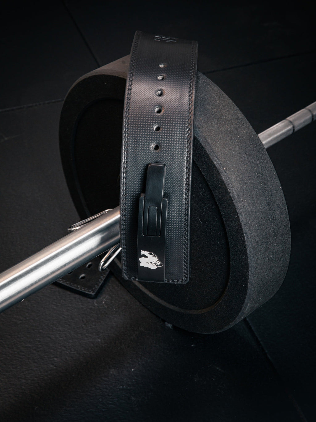Gorilla Wear Halterriem - 4 Inch Carbon Leren Lever Belt - Zwart - Aanzicht