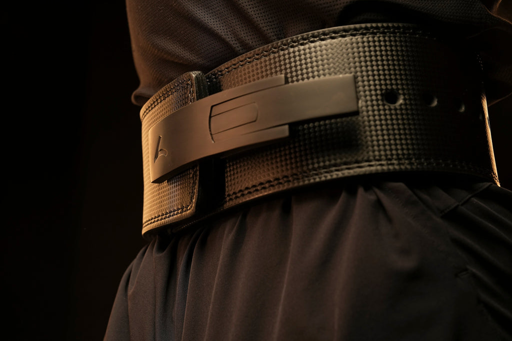 Reeva Lifting Belt van Carbon Leer - RVS Gesp - 13 mm - Aanzicht