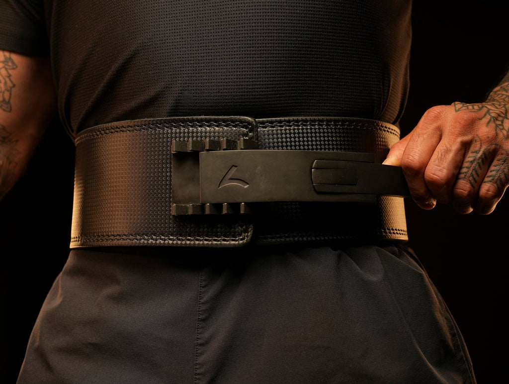 Reeva Lifting Belt van Carbon Leer - Verstelbare RVS Gesp - 13 mm - Aanzicht