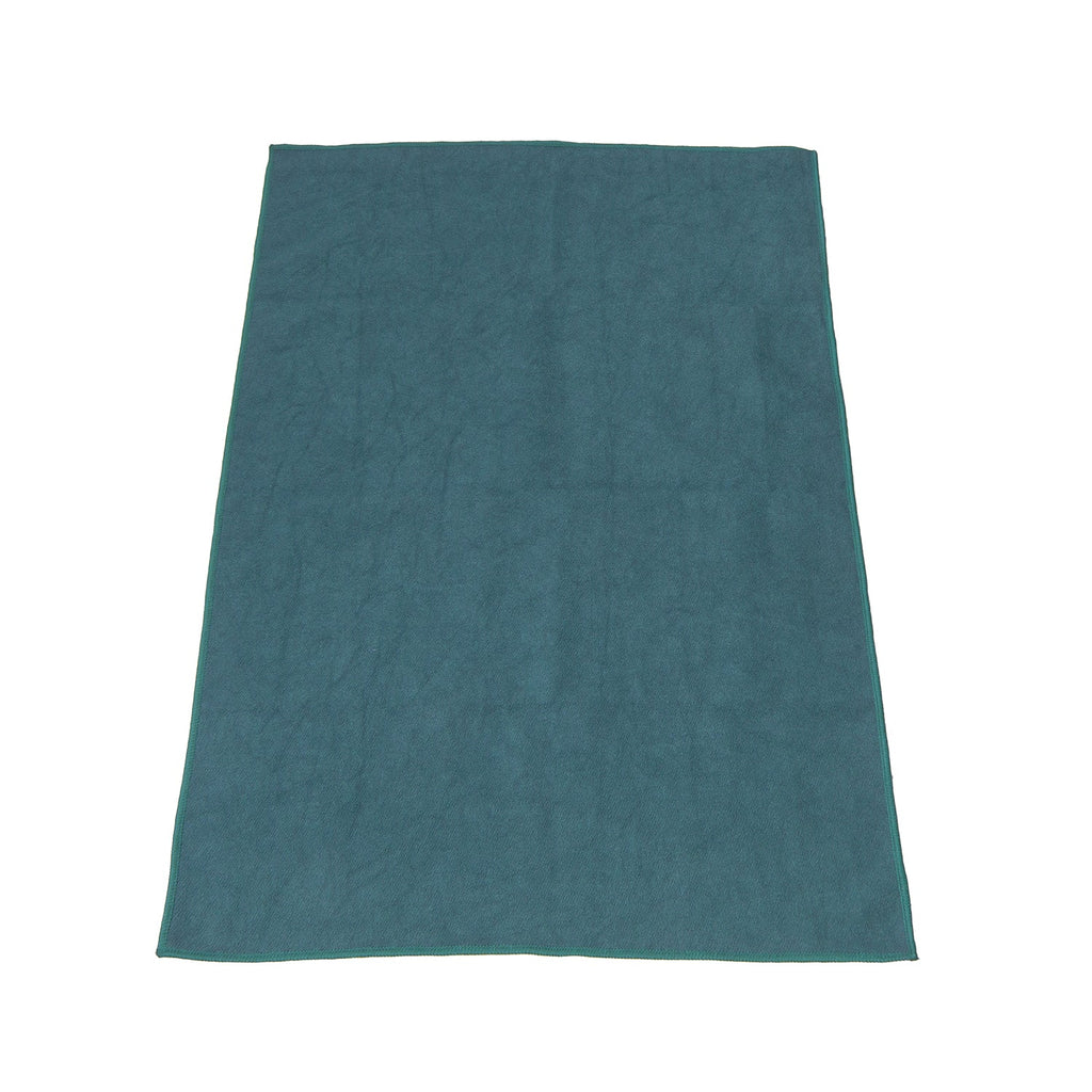 VirtuFit Premium Yoga Microvezel Handdoek - 76 x 51 cm -  Ocean Green - In gebruik