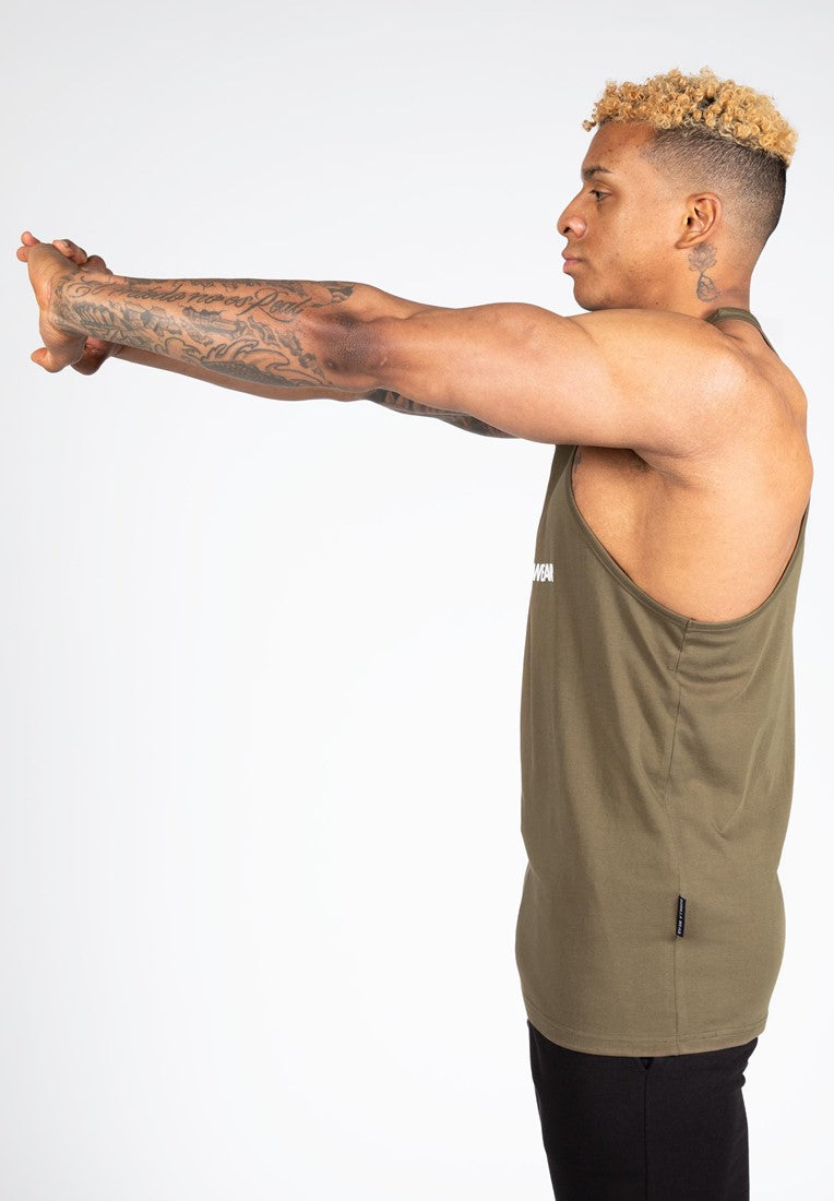 Gorilla Wear Carter Stretch Tank Top - Legergroen - In gebruik
