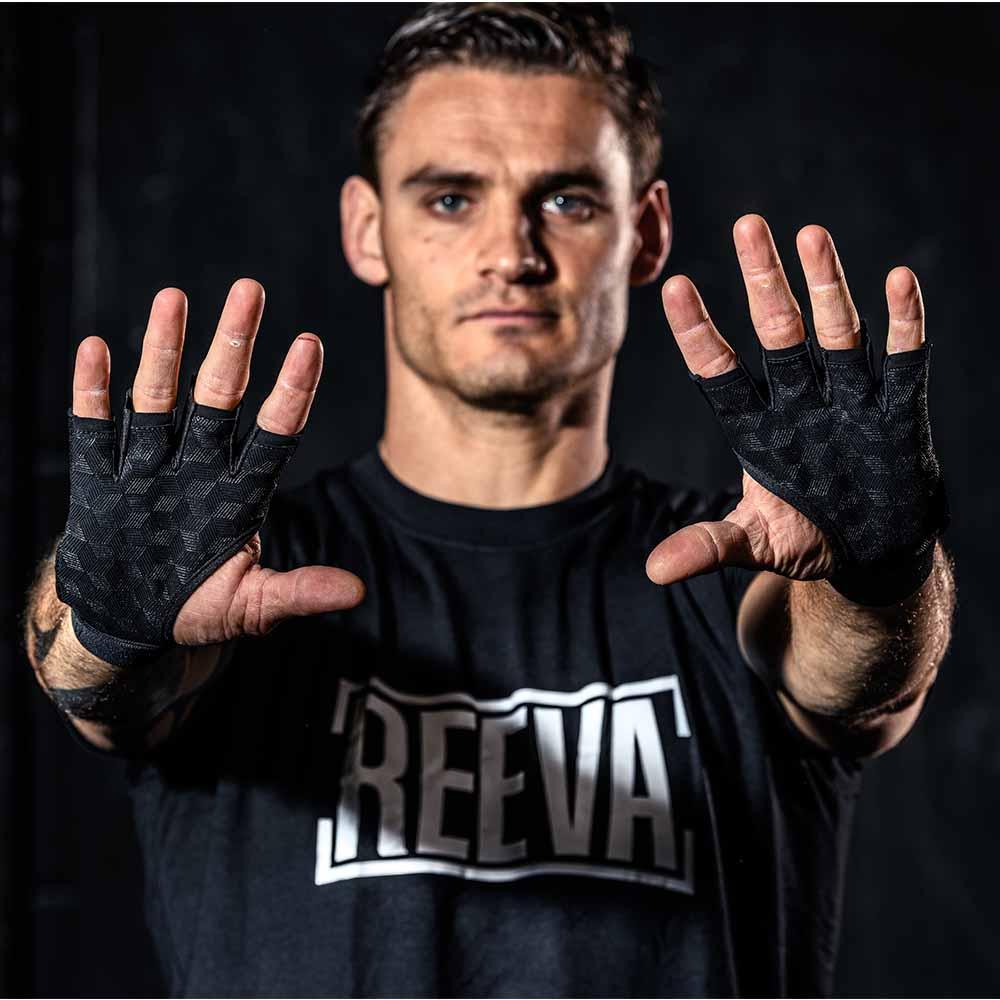 Reeva Sport Handschoenen 2.0 - Crossfit Handschoenen - In gebruik
