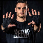 Reeva Sport Handschoenen 2.0 - Crossfit Handschoenen - In gebruik