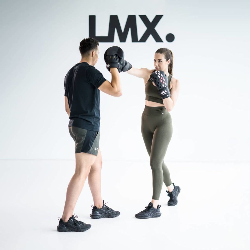 Lifemaxx LMX Boxing Bokshandschoenen - Leather Gloves - Detail