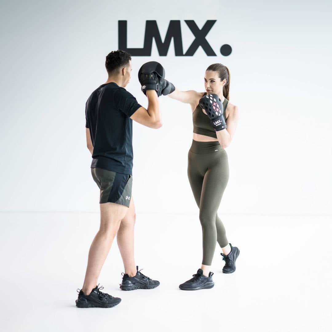 Lifemaxx LMX Boxing Bokshandschoenen - Leather Gloves - Detail
