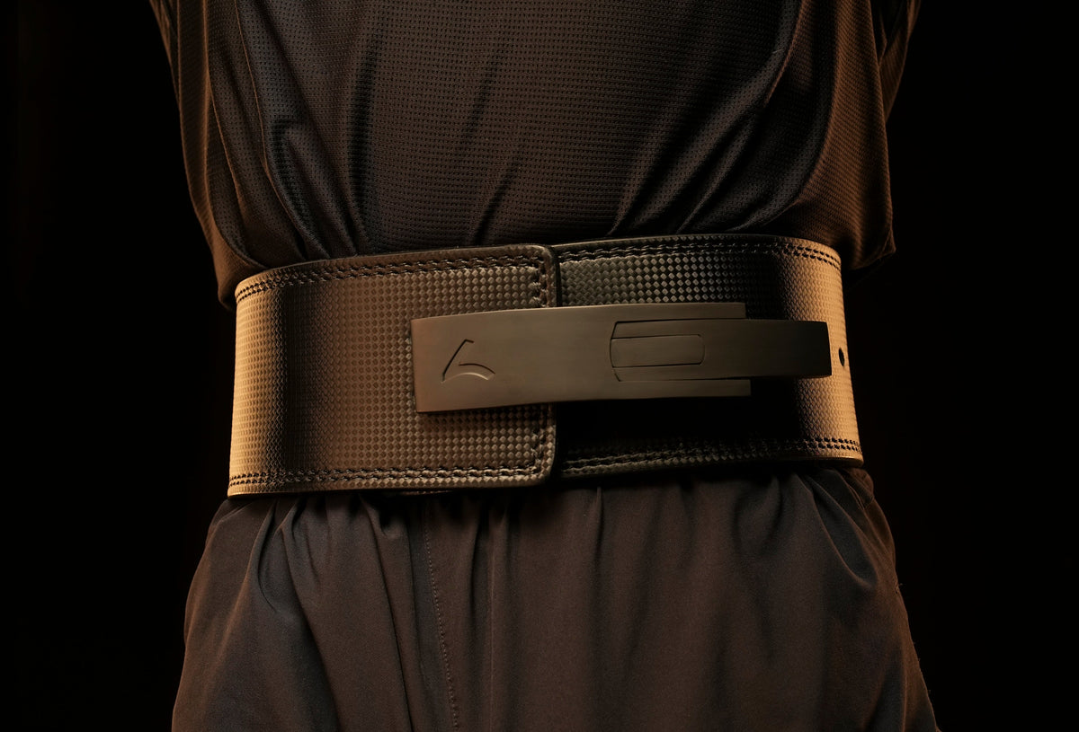 Reeva Lifting Belt van Carbon Leer - RVS Gesp - 13 mm - Detail
