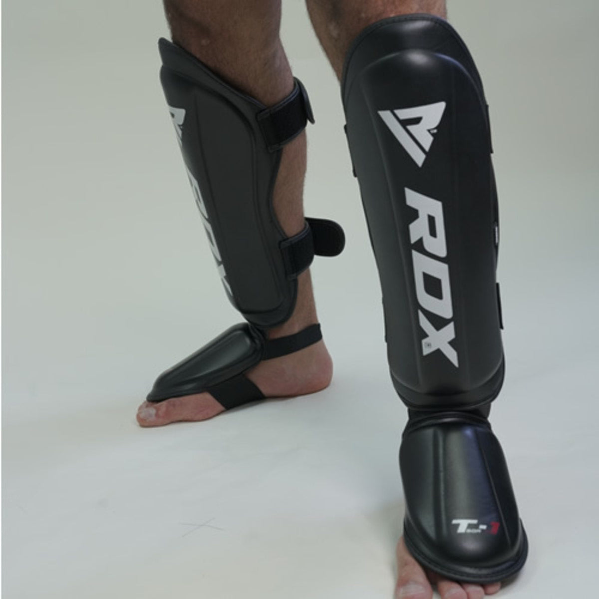 RDX Sports Scheenbeschermers Shin Instep King - Zwart - Detail