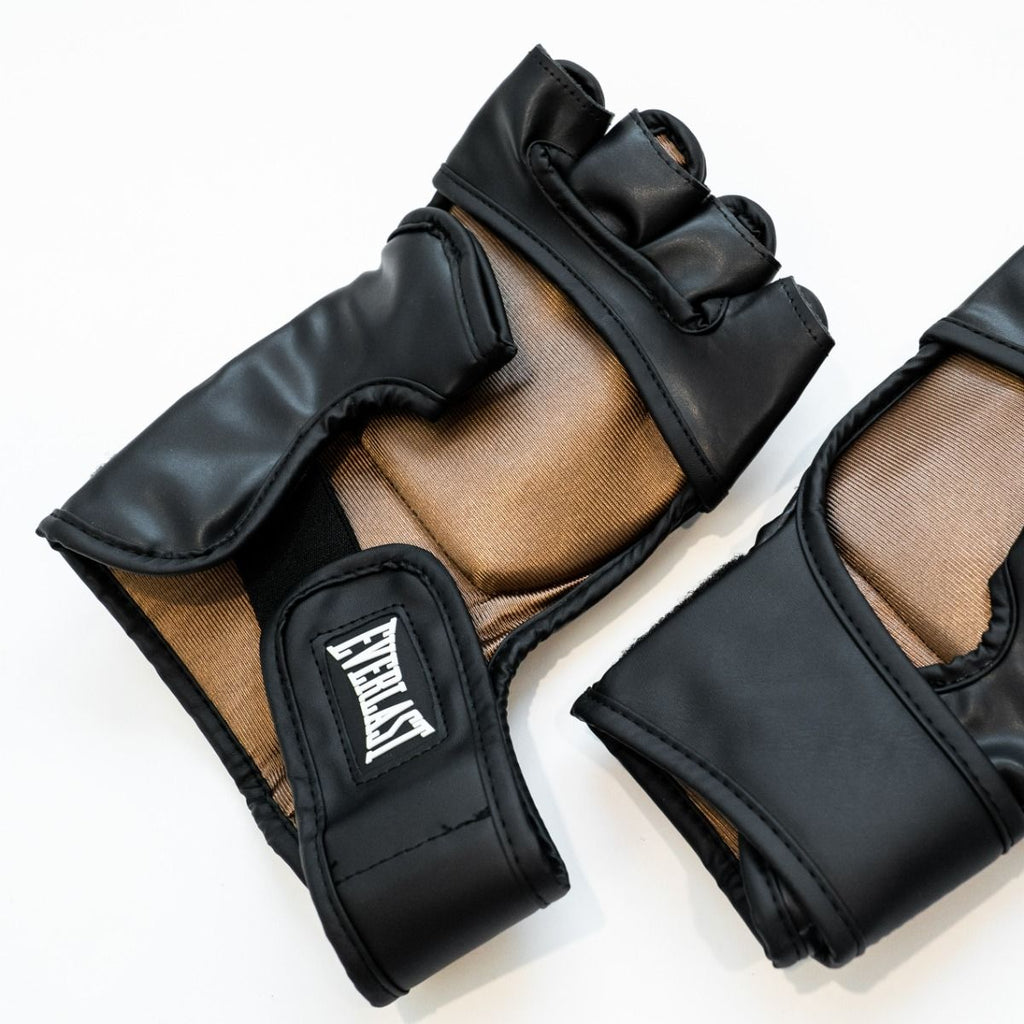 Everlast Titan MMA Handschoenen - Zwart - Detail