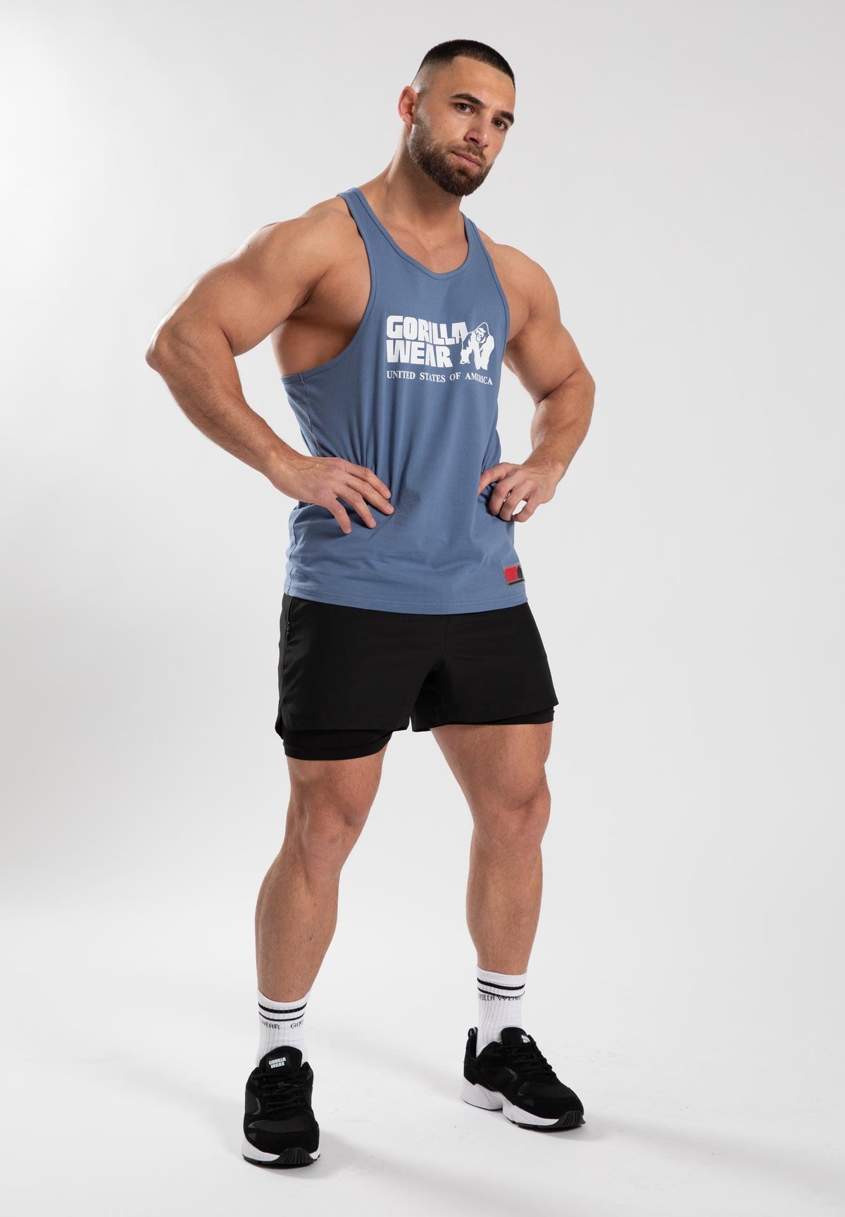 Gorilla Wear Classic Tank Top - Coronet Blauw - In gebruik
