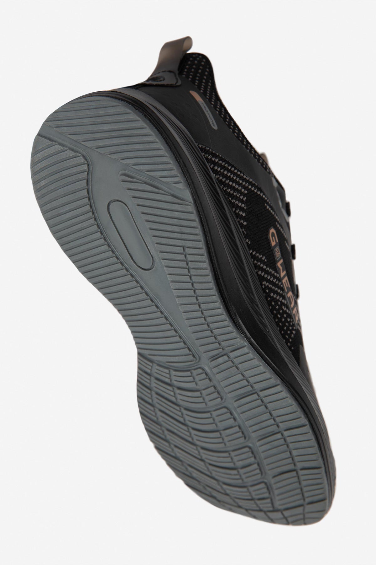 Gorilla Wear Gwear Essential Trainingsschoenen - Zwart - In gebruik