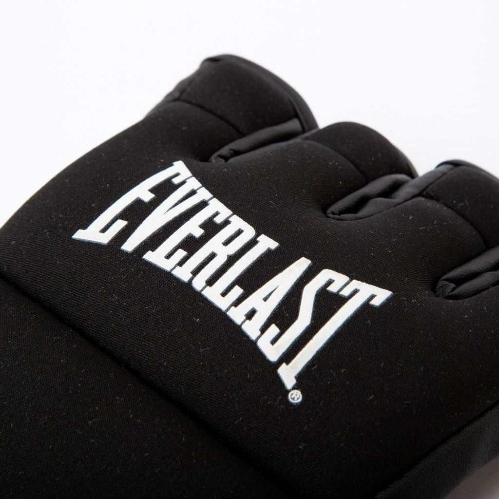 Everlast Core Kickbokshandschoenen - Zwart - In gebruik