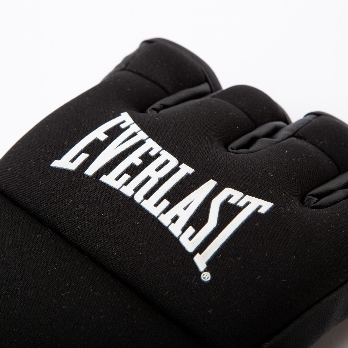 Everlast Core Kickbokshandschoenen - Zwart - In gebruik