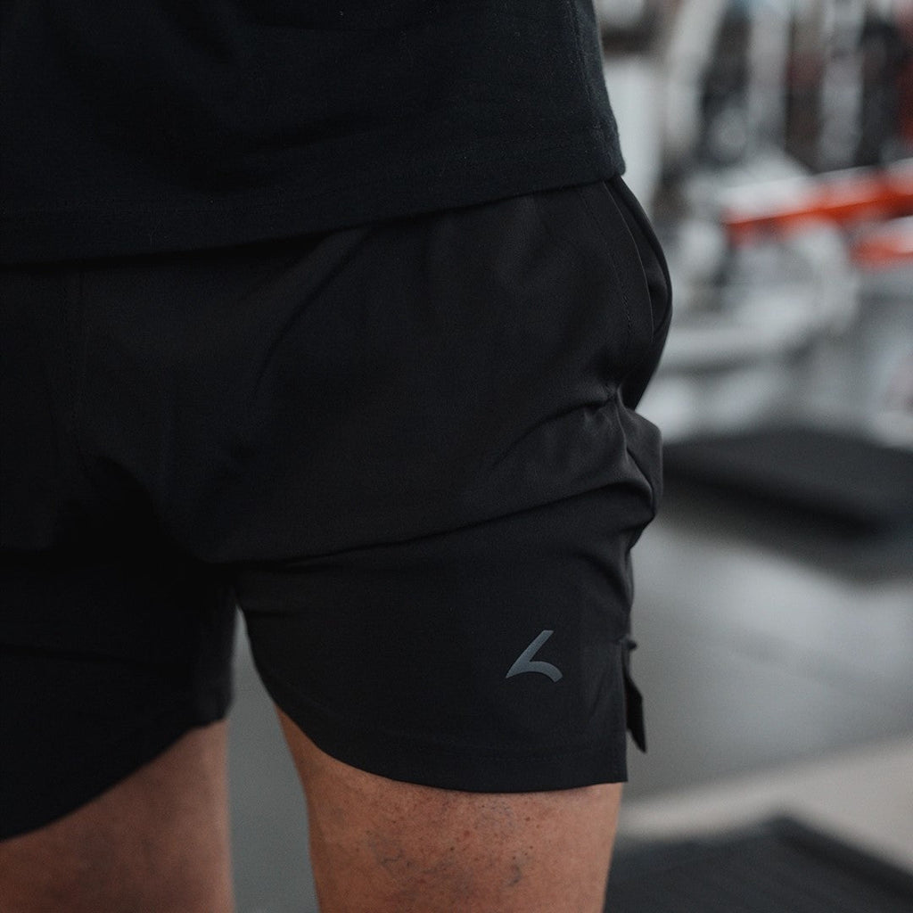 Reeva Premium Active Short - Sport Broek - Zwart - In gebruik