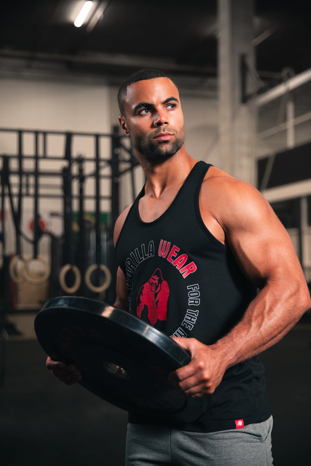 Gorilla Wear Lafayette Tank Top - Zwart - In gebruik