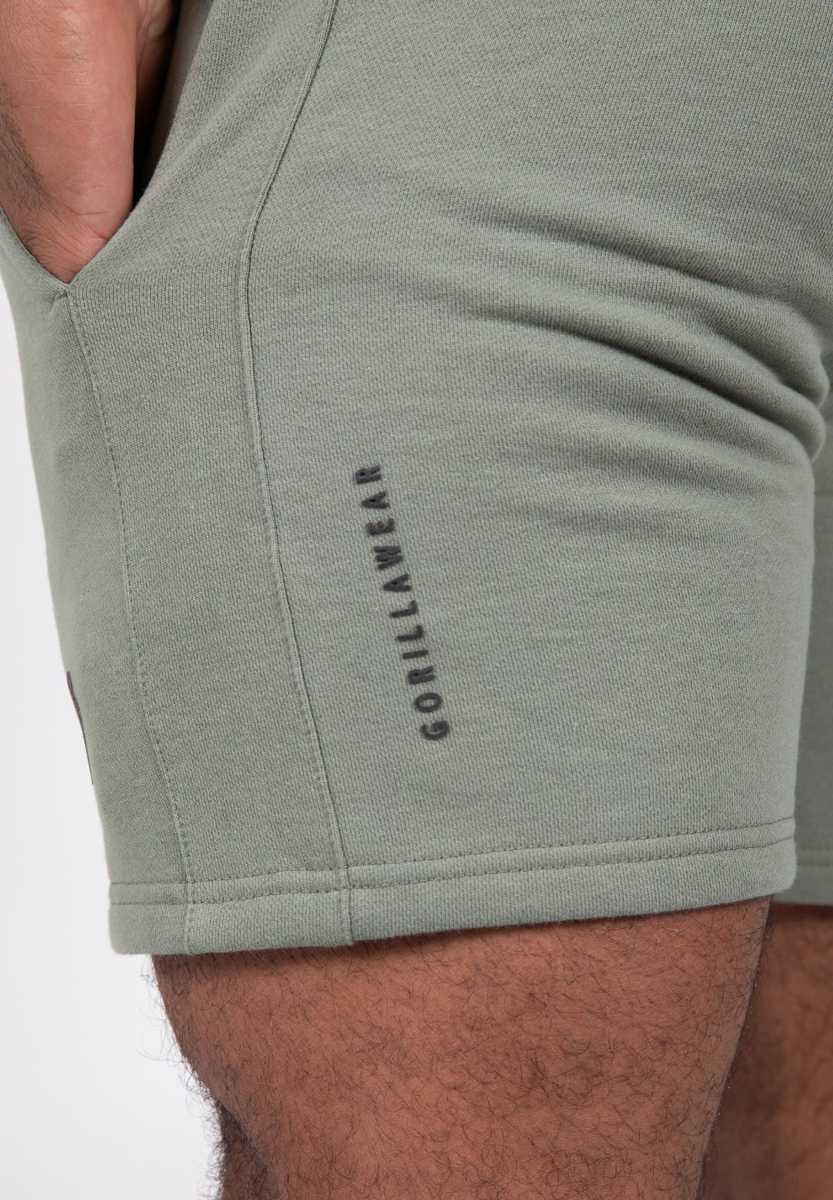 Gorilla Wear Leon Sweat Shorts - Groen - In gebruik