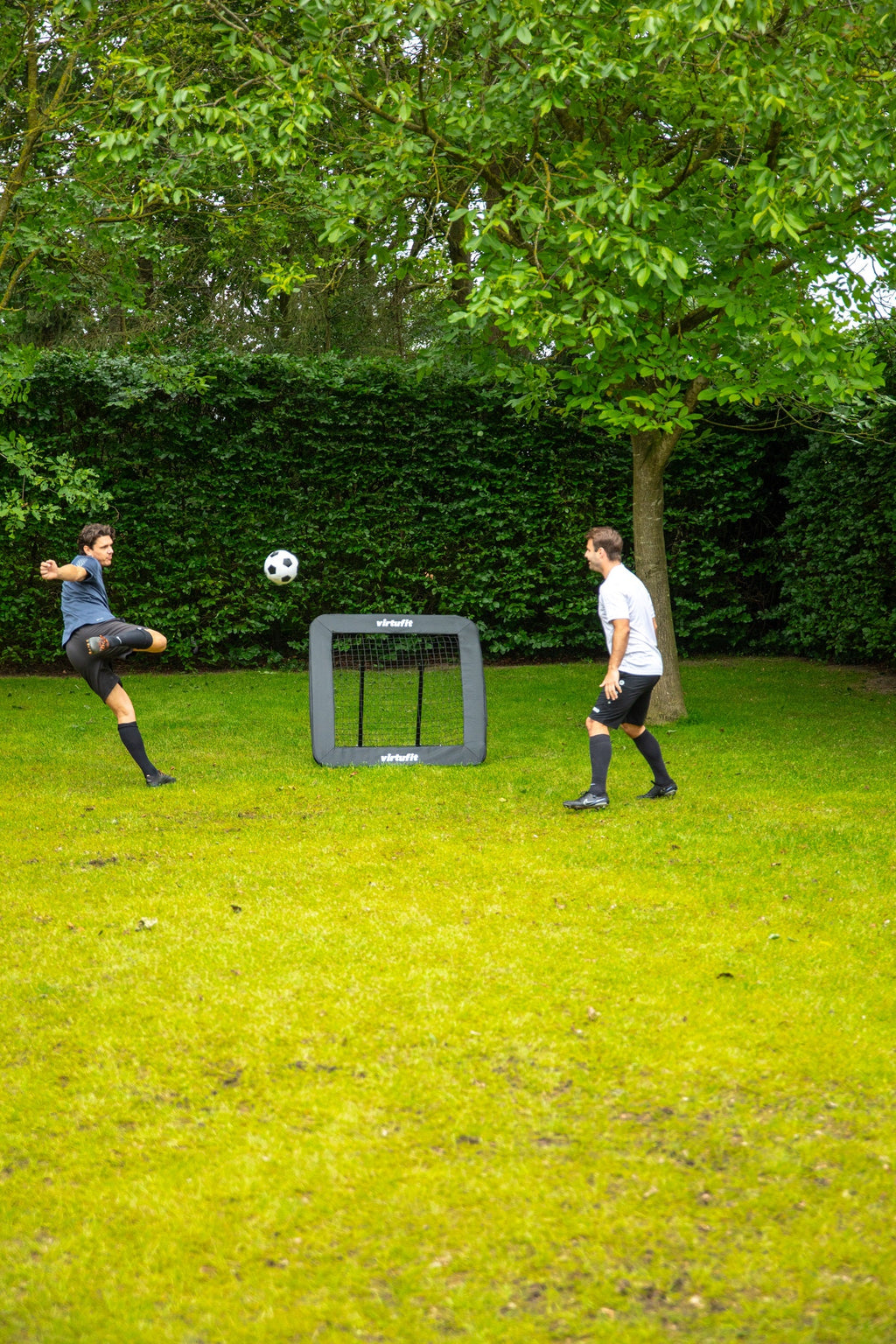 VirtuFit Verstelbare Rebounder Pro - Kickback - 124 x 124 cm - Achteraanzicht