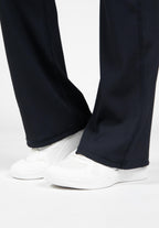Gorilla Wear Carmen Flared Legging - Zwart - In gebruik