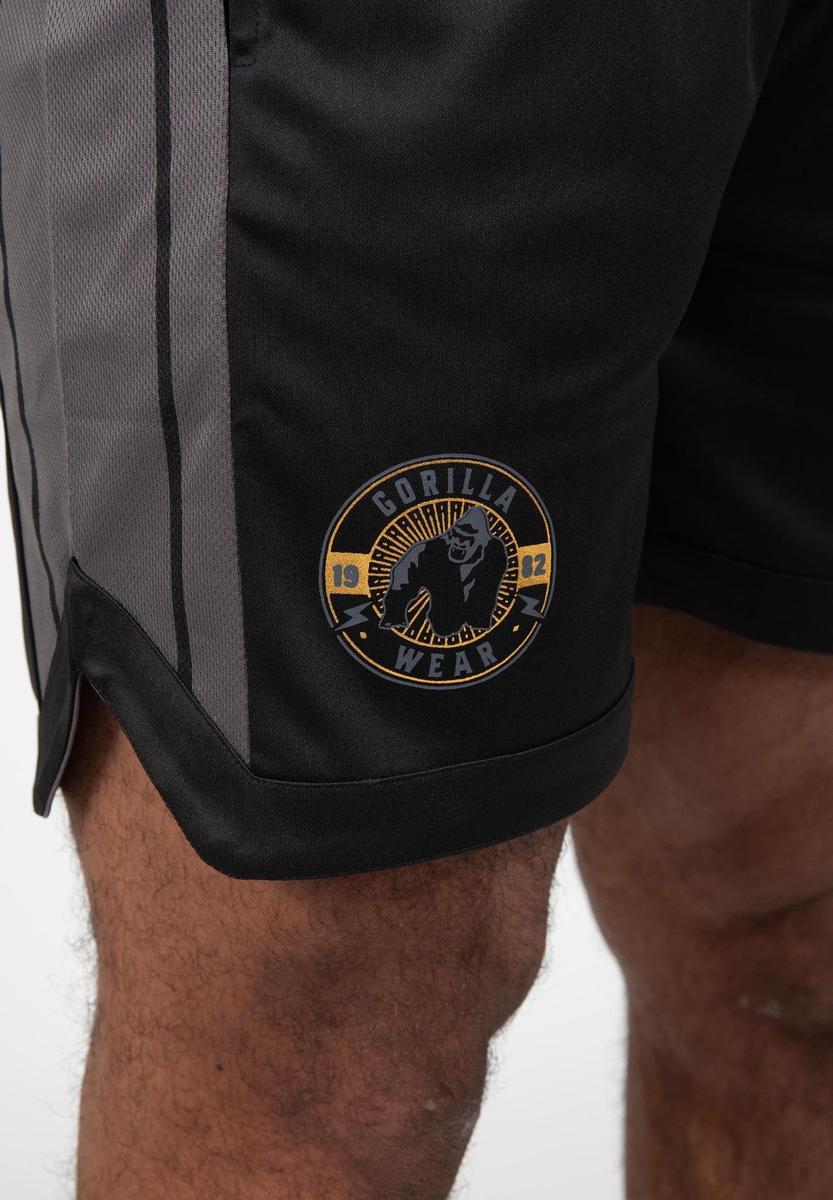 Gorilla Wear Orlando Shorts - Zwart - In gebruik