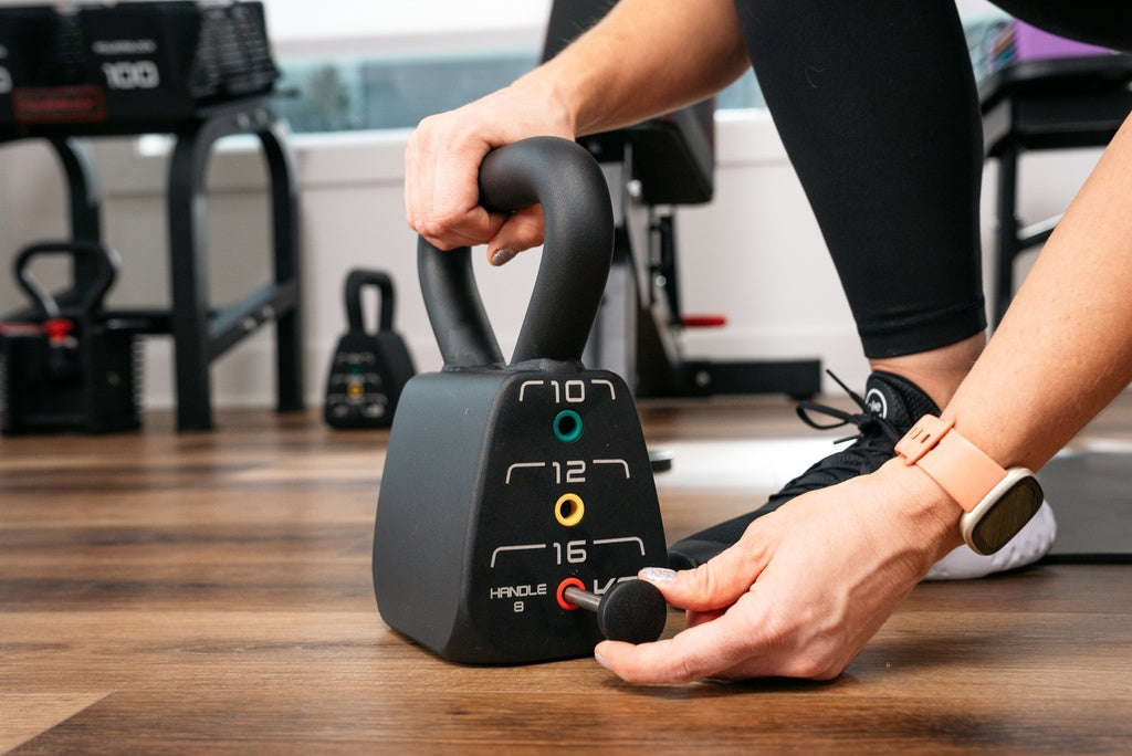 PowerBlock KettleBlock Verstelbare Kettlebell - 8 t/m 16 kg - In gebruik