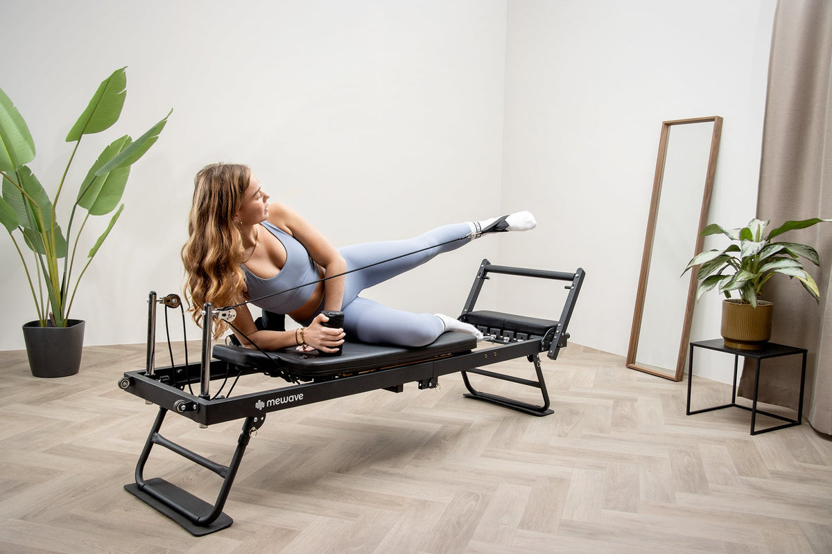 Mewave Pilates Reformer Pro - Zwart - In gebruik